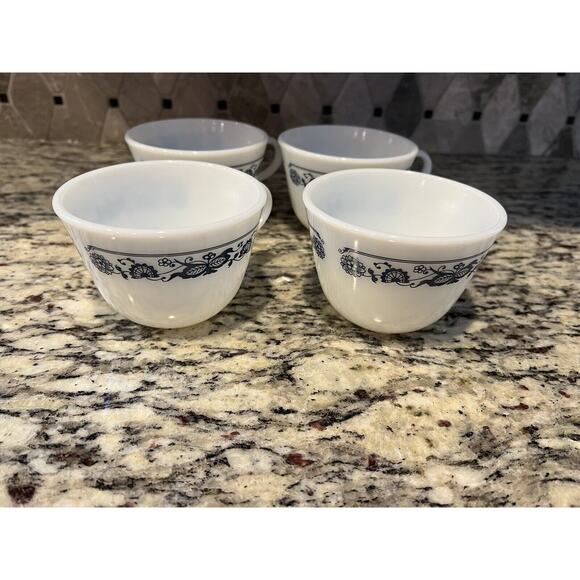 Corning Corelle Old Town Blue Onion Milk Glass Mugs Round Handle Vintage Set/4 - Picture 1 of 7